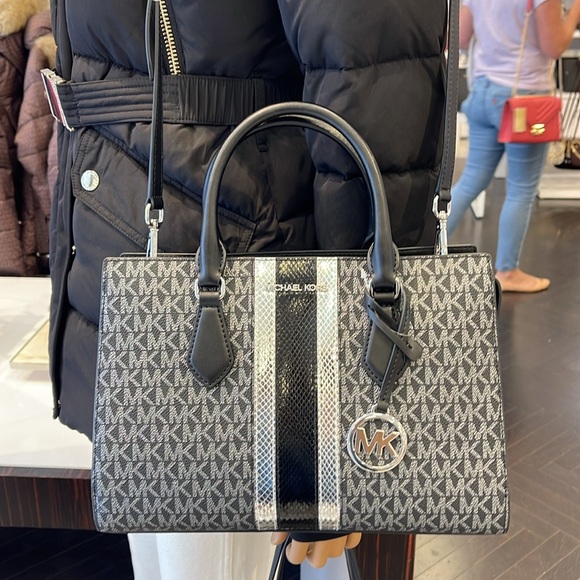 Michael Kors Sheila Medium Signature Logo and Metallic Satchel Crossbody CZ NWT - Picture 15 of 16